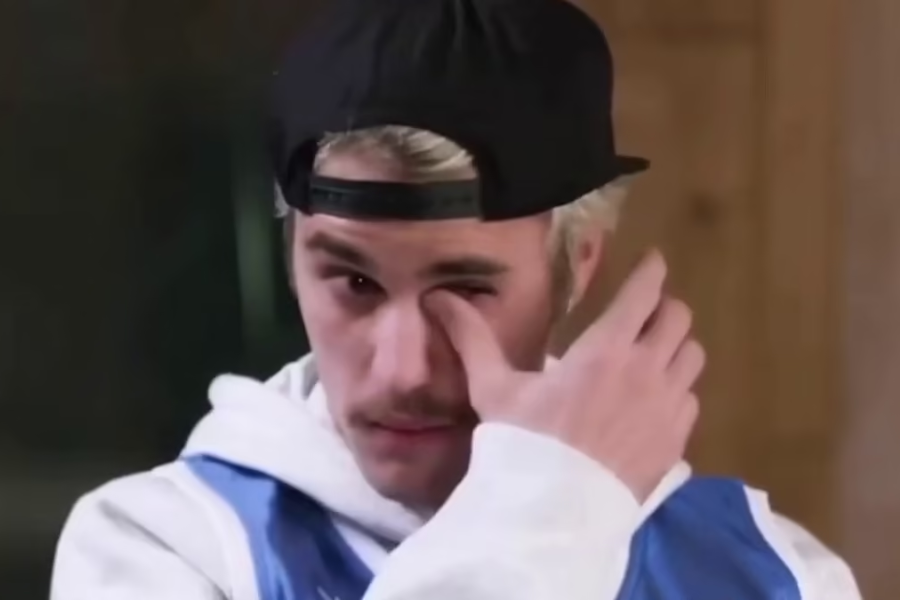 Justin Bieber crying