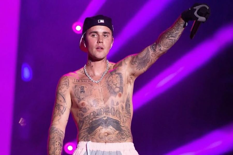 Justin Bieber performing